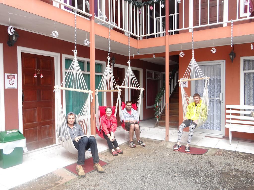 Hotel & Hostel Sloth Backpackers Монте-Верде Экстерьер фото