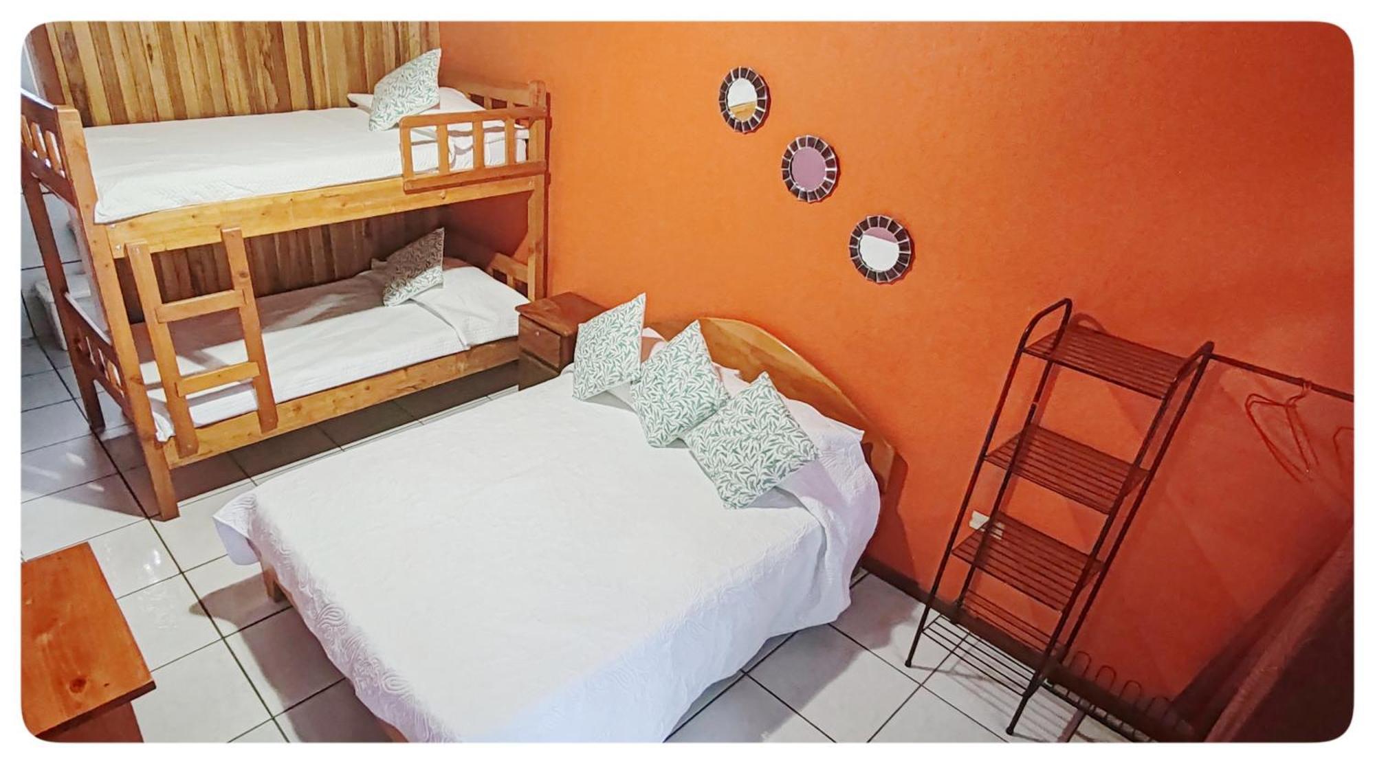 Hotel & Hostel Sloth Backpackers Монте-Верде Экстерьер фото