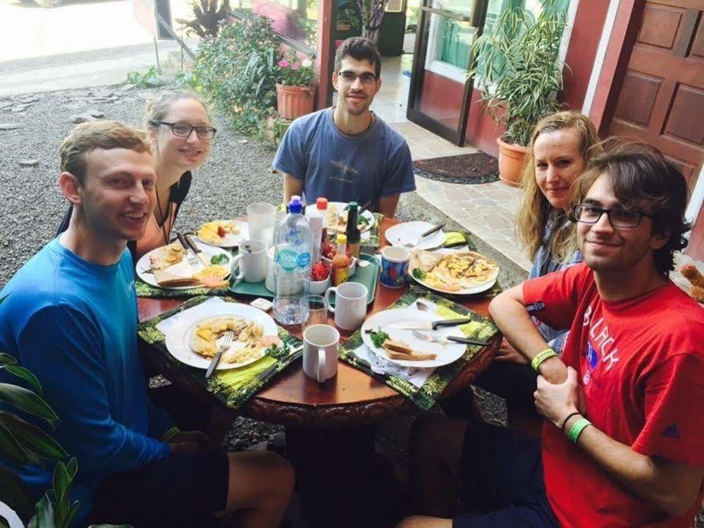Hotel & Hostel Sloth Backpackers Монте-Верде Экстерьер фото